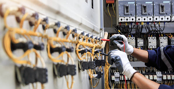 Professional Electrician technician working in Port Barrington, IL